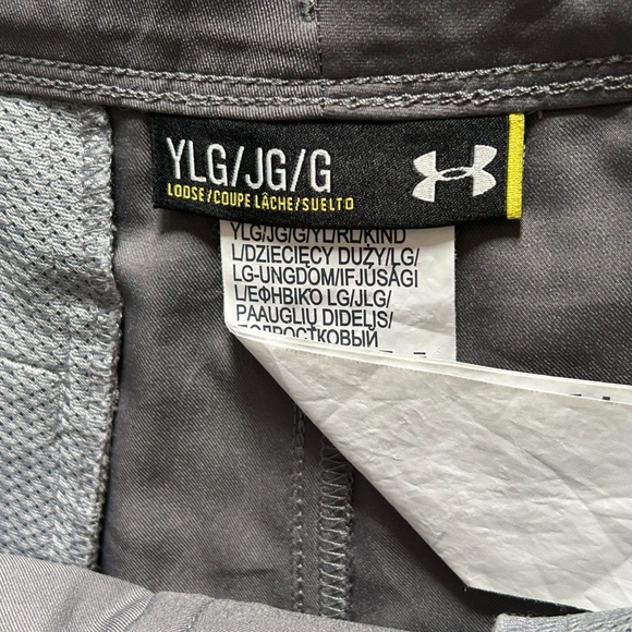 UNDER ARMOUR boys size large golf / casual shorts - Picture 5 of 5